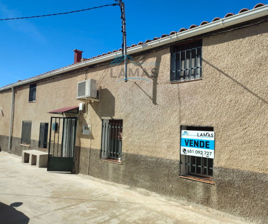 Vista exterior de Casa o xalet en venda en Mesas de Ibor amb Aire condicionat, Calefacció i Traster