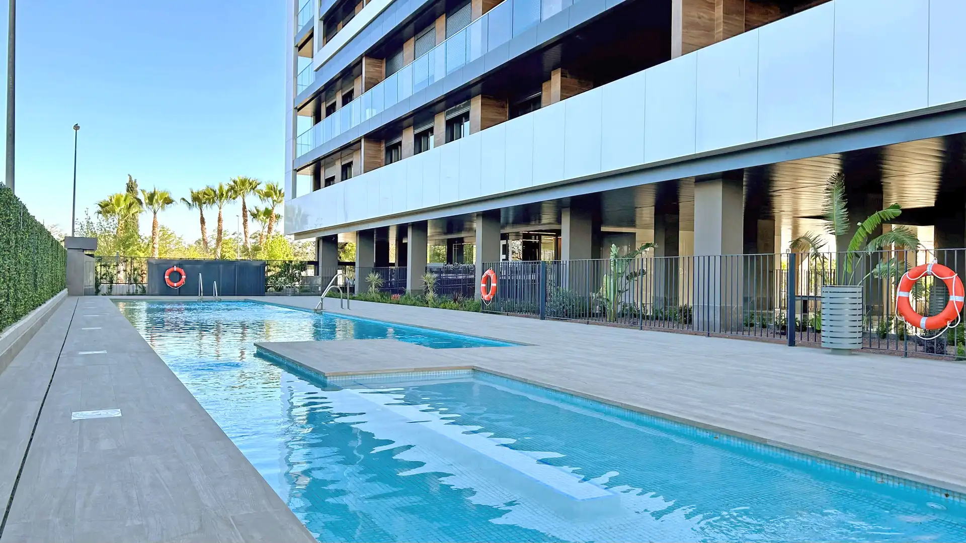 Piscina de Ático en venta en Murcia con Aire acondicionado, Calefacción y Jardín privado