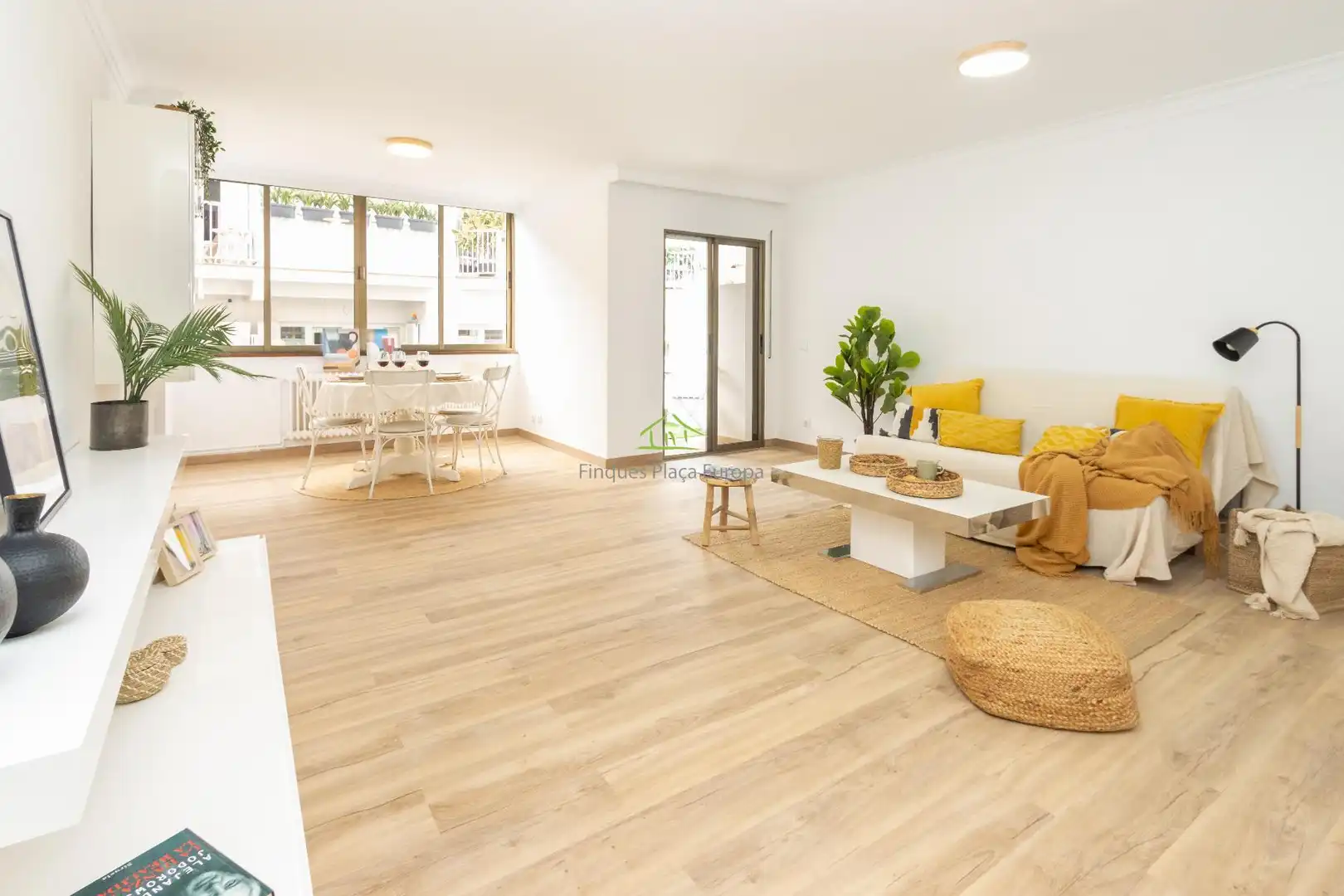 Sala d'estar de Apartament en venda en Palamós amb Calefacció, Moblat i Balcó