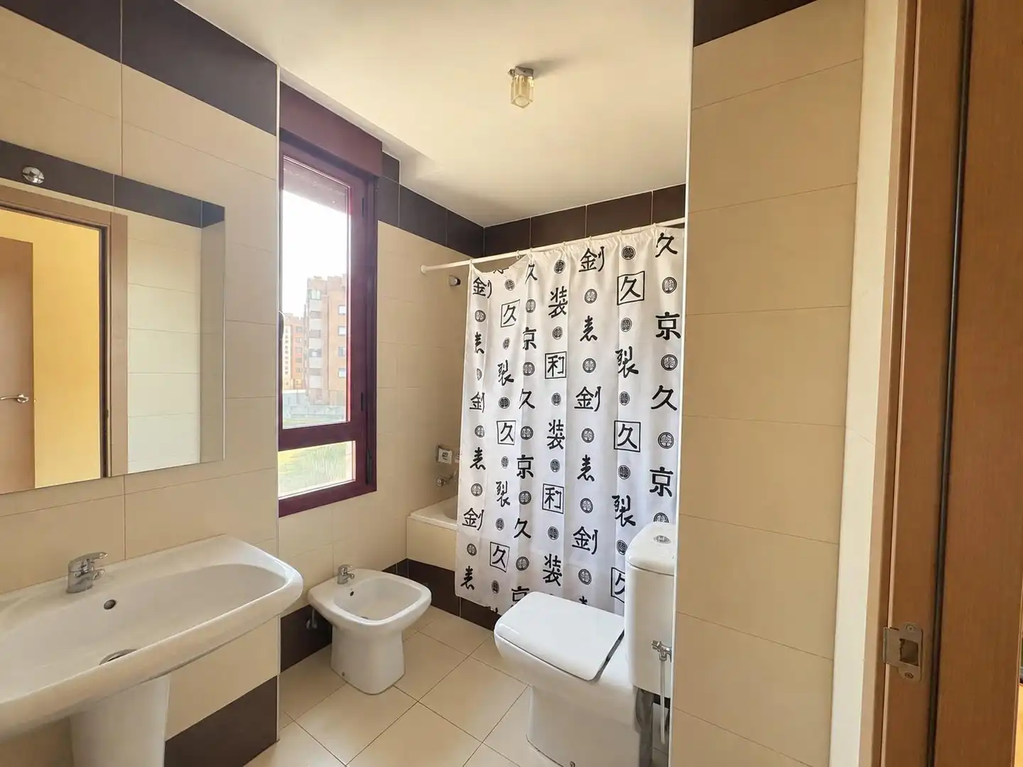 Baño de Piso en venta en Ávila con Calefacción y Piscina comunitaria