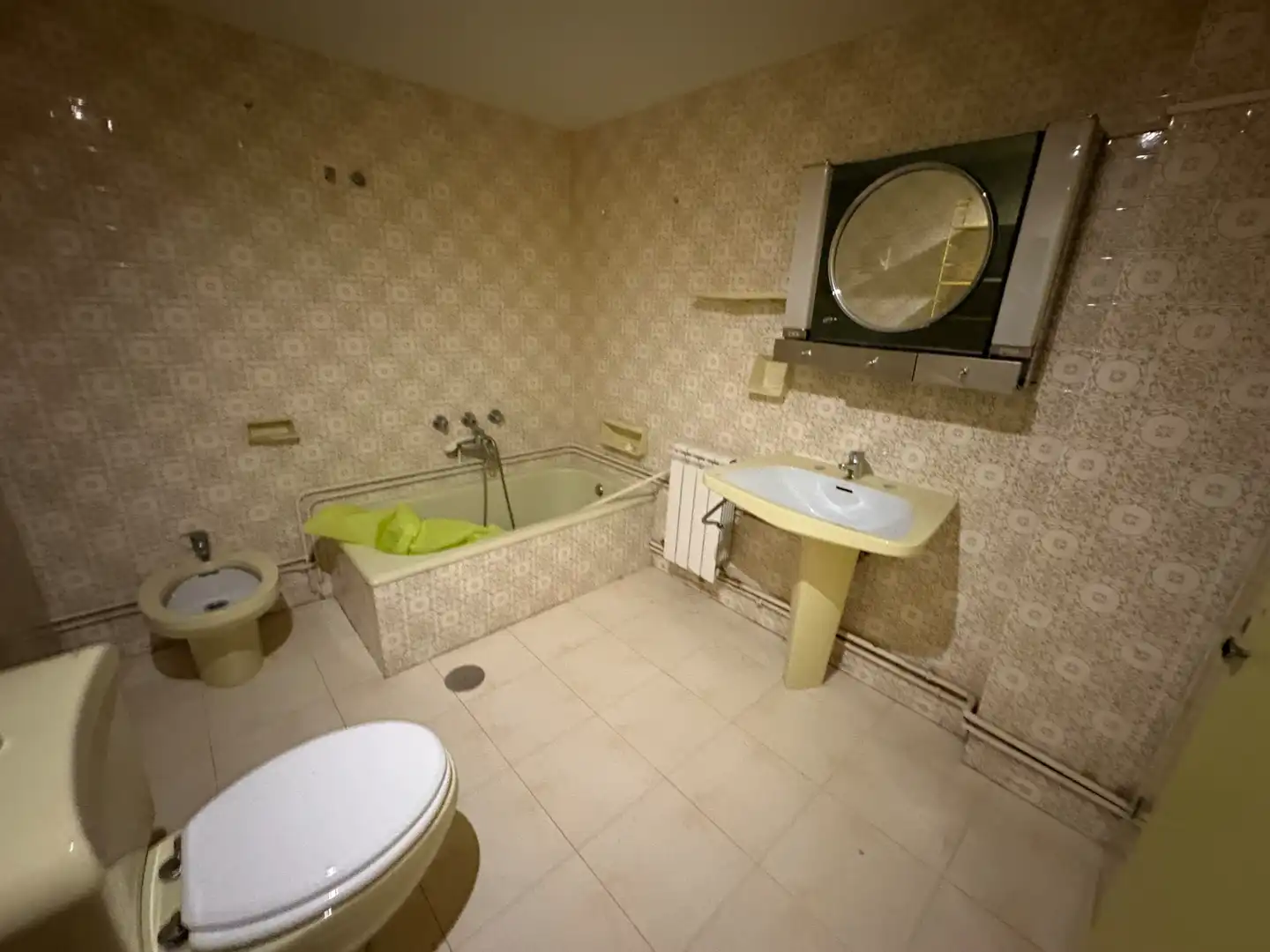 Bathroom of Flat for sale in Ferrol  with Heating and Balcony