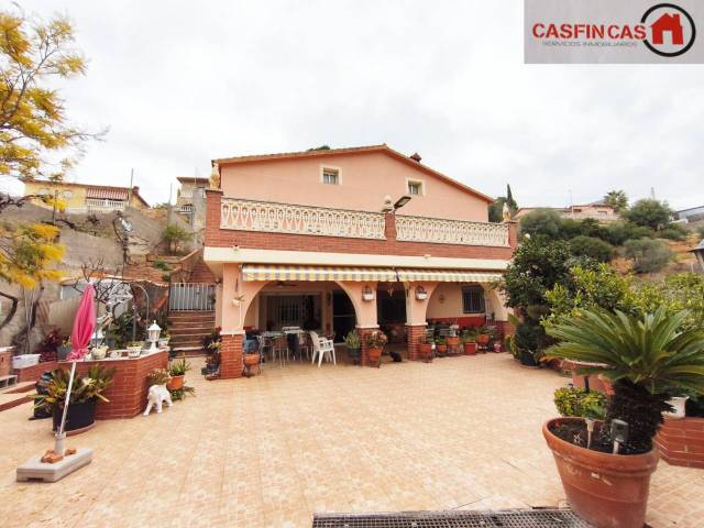 Casa-chalet en Venta en Castellet i la Gornal