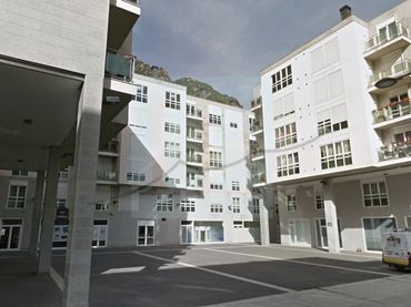 Pis amb ascensor en venda a Camí Ral, 9-1