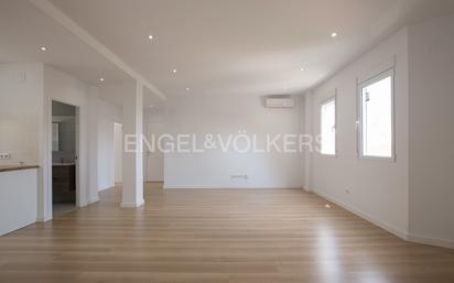 Living room of Apartment for sale in  Valencia Capital  with Air Conditioner and Parquet flooring