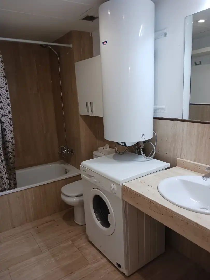 Badezimmer von Wohnung zum Verkauf in Sant Jaume d'Enveja mit Klimaanlage, Heizung und Parkett