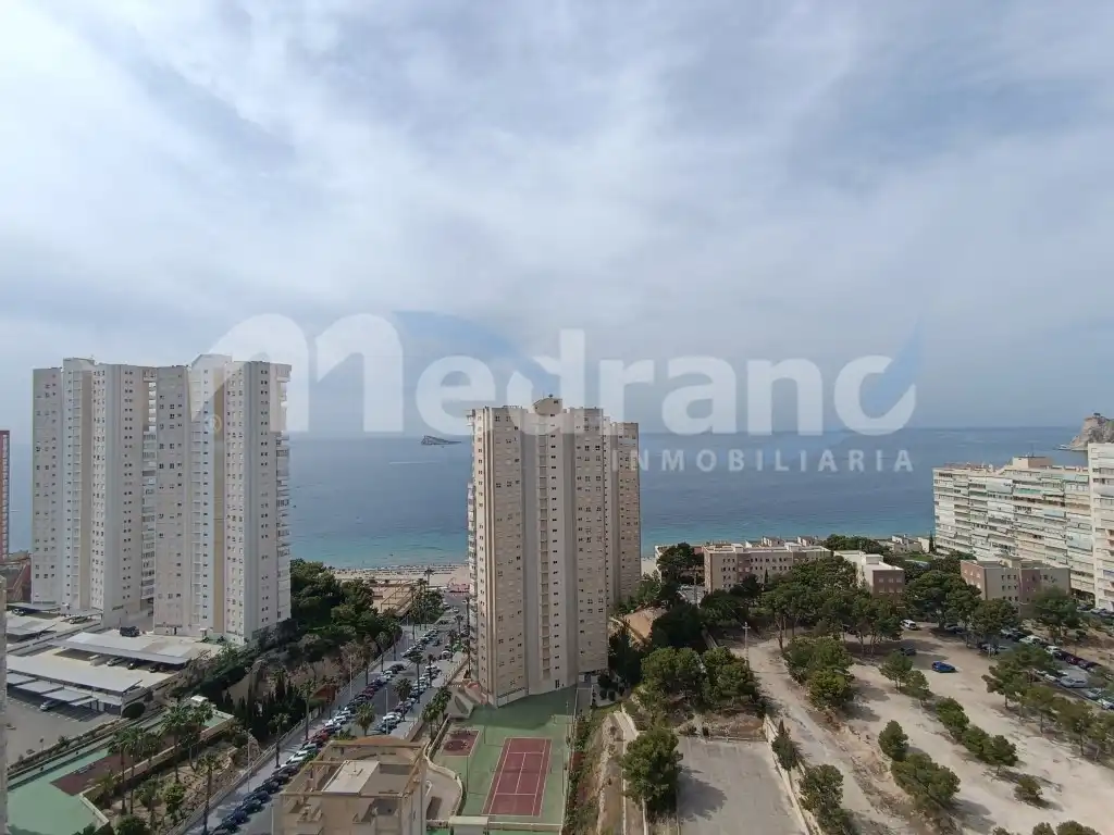 Vista exterior de Piso en venta en Benidorm con Jardín privado, Piscina y Amueblado