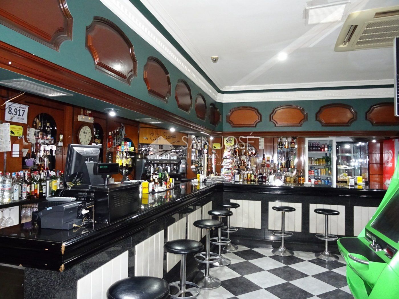 Premises for sale in Aspe  with Air Conditioner and Furnished