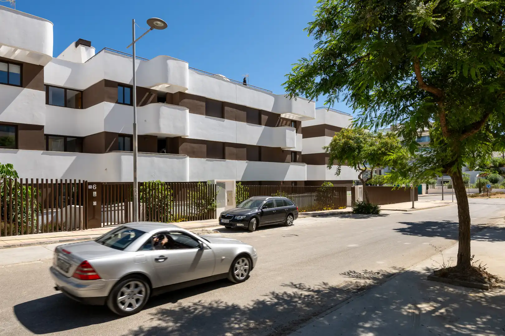 Vista exterior de Ático en venta en Estepona con Aire acondicionado, Terraza y Piscina