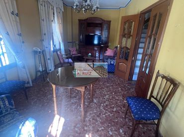 Haus mit Balkon zum Verkauf in Priego de Córdoba