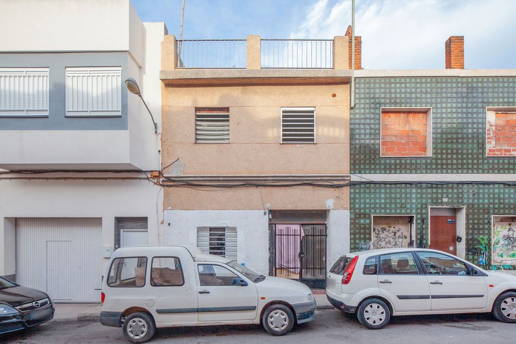 Vista exterior de Casa adosada en venda en Alzira