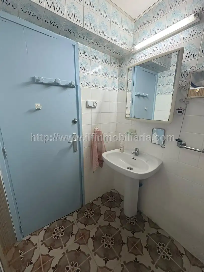 Baño de Piso en venta en  Palma de Mallorca con Terraza, TV y Balcón