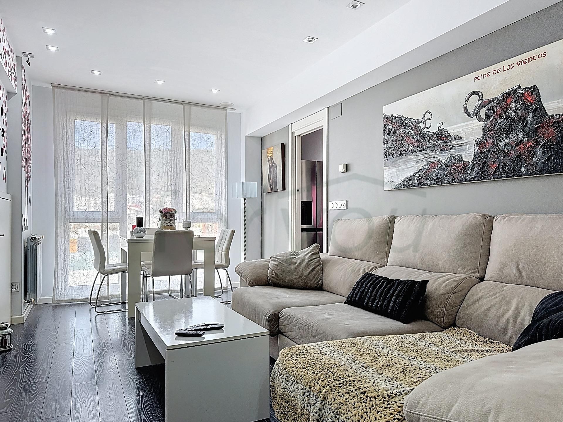 Living room of Flat for sale in Donostia - San Sebastián   with Heating and Furnished