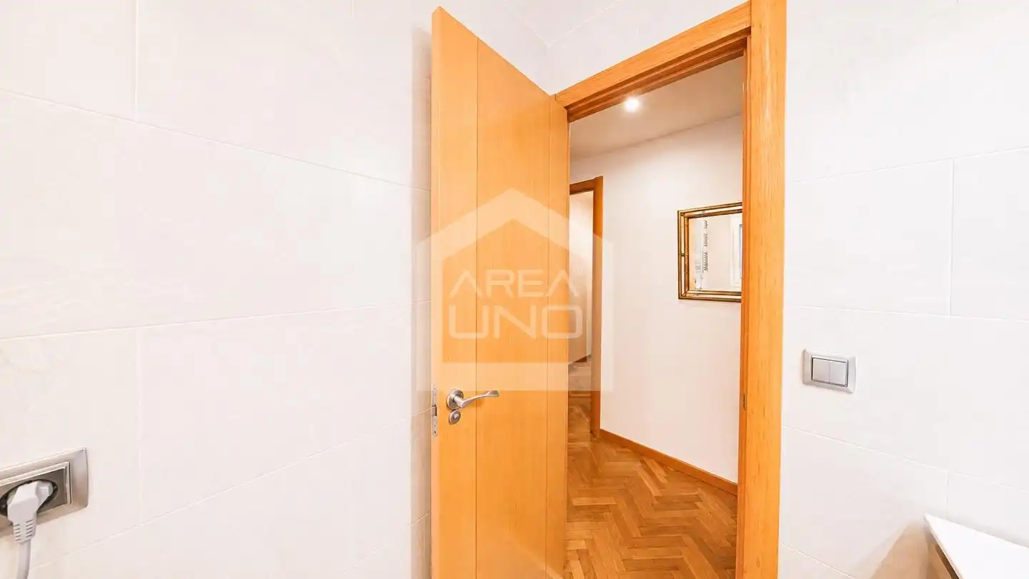 Flat for sale in Alcorcón  with Air Conditioner, Heating and Parquet flooring