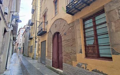 Vista exterior de Pis en venda en Sant Joan de les Abadesses amb Balcó