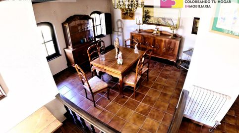 se vende chalet en Veguellina de Orbigo, con 5 habitaciones, 4 baños, cochera, jardín, pozo de riego, de 571m2, espacioso, imatge 2
