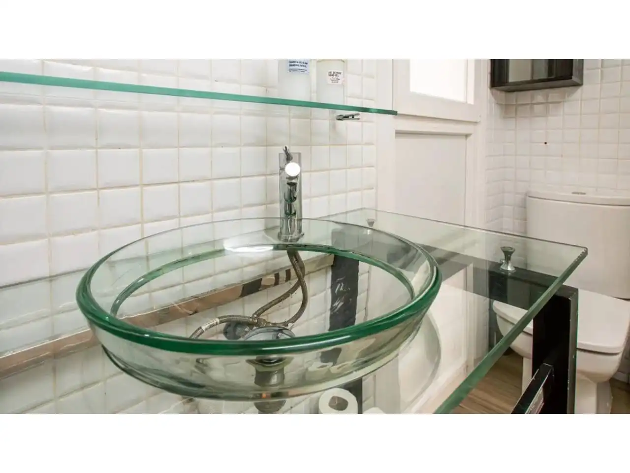 Bathroom of Study for sale in Barcelona  with Parquet flooring