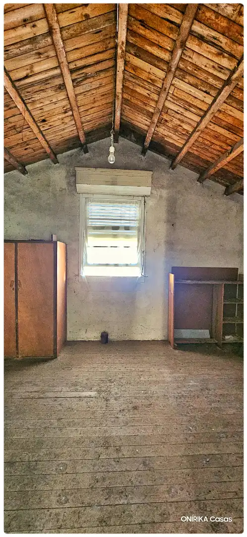 Dormitori de Casa o xalet en venda en Lugo amb Jardí privat, Parquet i Traster