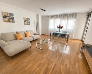 Sala d'estar de Pis de lloguer en  Albacete Capital amb Calefacció, Parquet i Traster