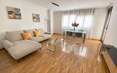 Living room of Flat to rent in  Albacete Capital  with Heating, Parquet flooring and Storage room