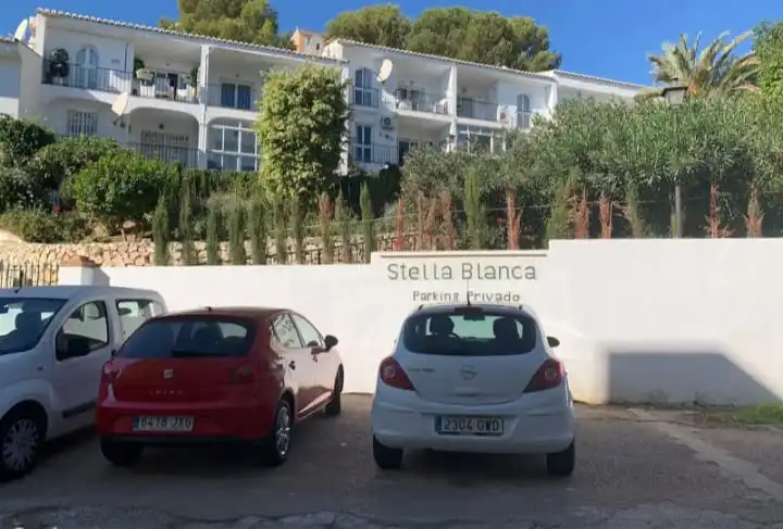 Aparcament de Pis en venda en Fuengirola amb Aire condicionat, Moblat i Balcó