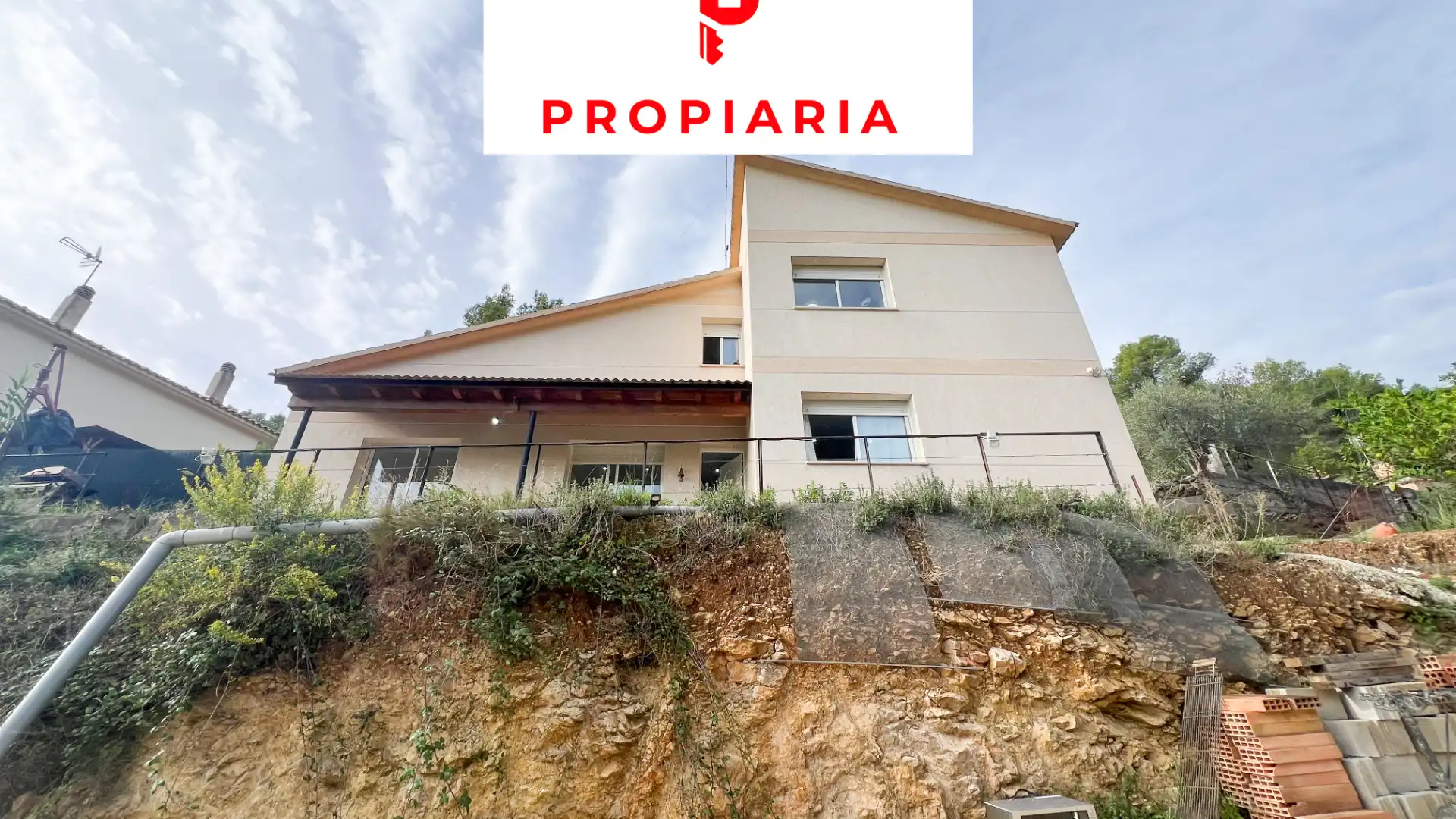 Vista exterior de Casa o xalet en venda en Vallirana amb Aire condicionat, Calefacció i Jardí privat