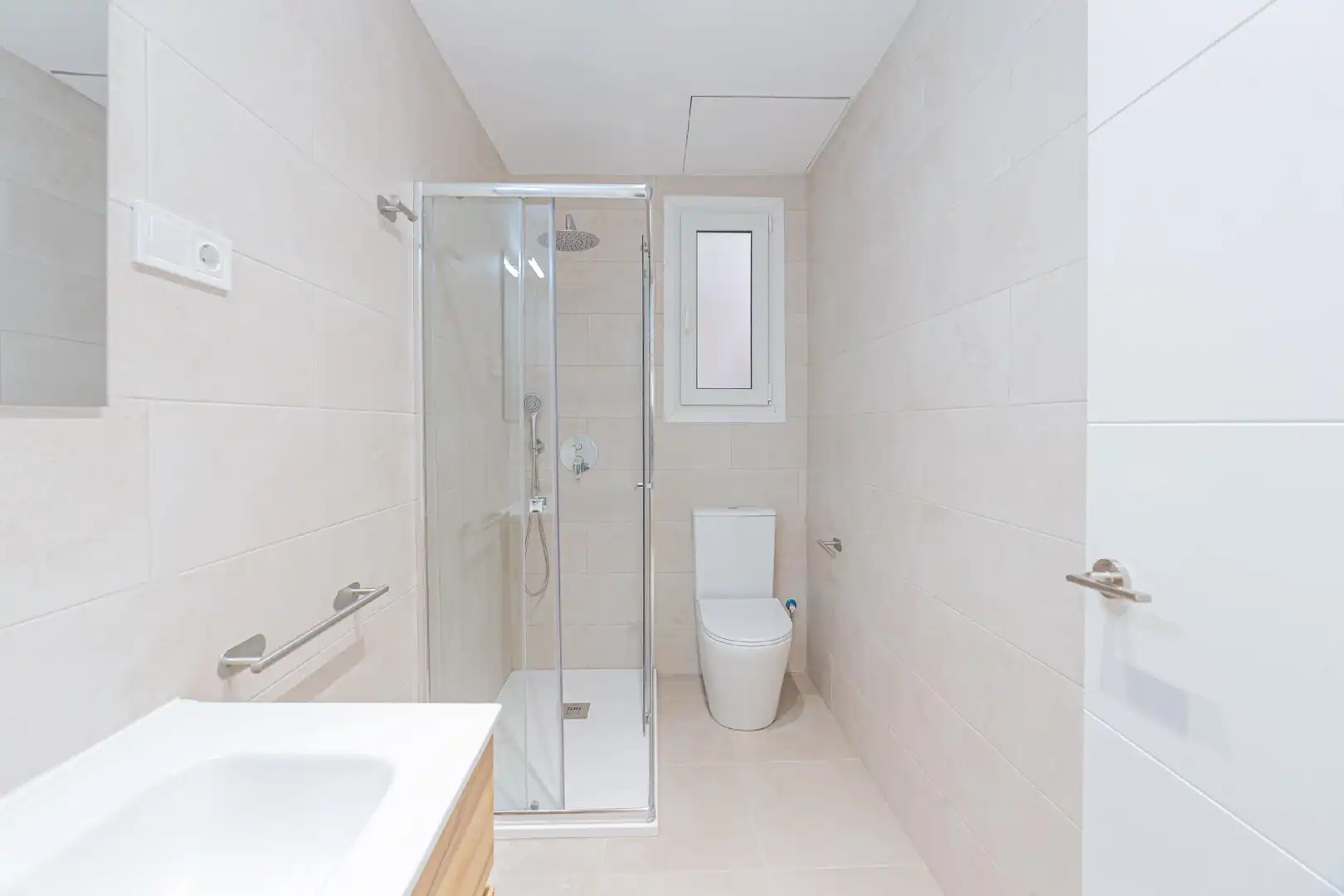 Baño de Apartamento en venta en Barcelona con Aire acondicionado, Calefacción y Parquet