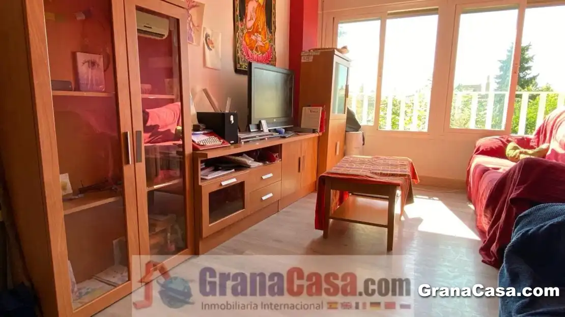 Living room of Flat for rent in Granada  with Air Conditioner, Heating and Terrace