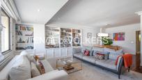 Living room of Apartment for sale in Donostia - San Sebastián   with Air Conditioner, Heating and Parquet flooring