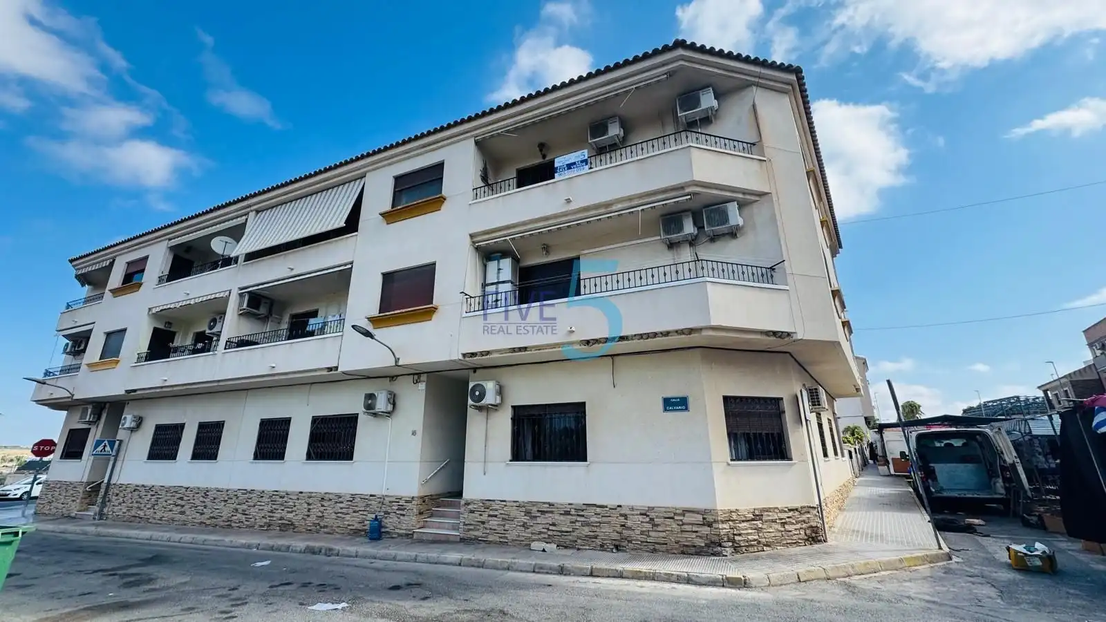 Pis amb terrassa en venda a San Miguel de Salinas