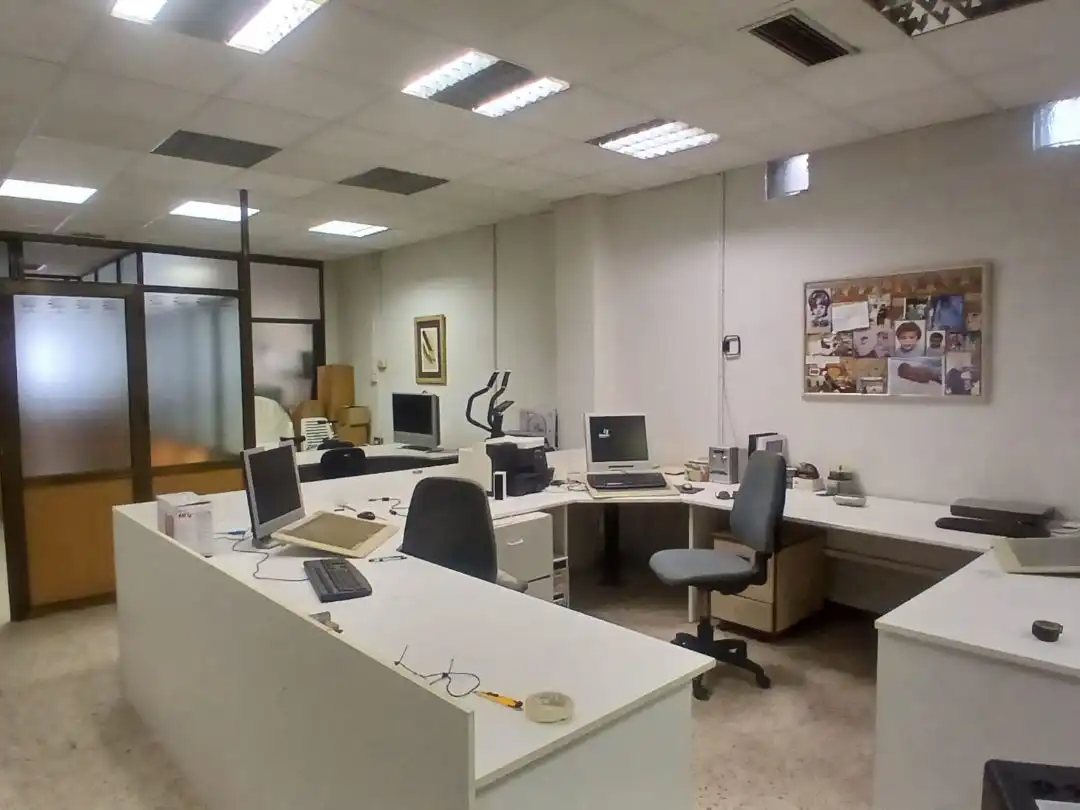 Local comercial en venta en Jacinto Benavente 7, imagen 2