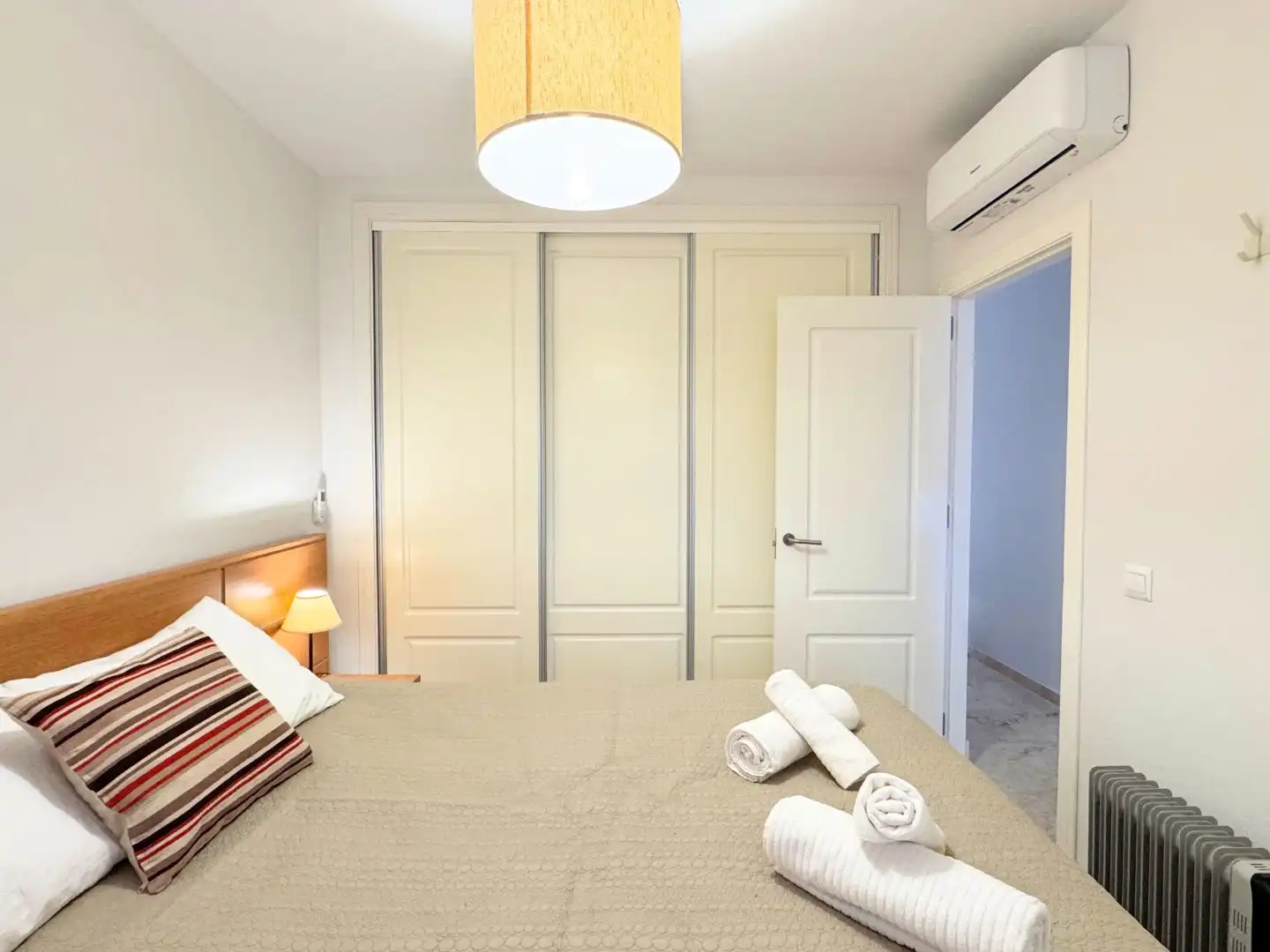 Bedroom of Flat for rent in Marina de Casares
