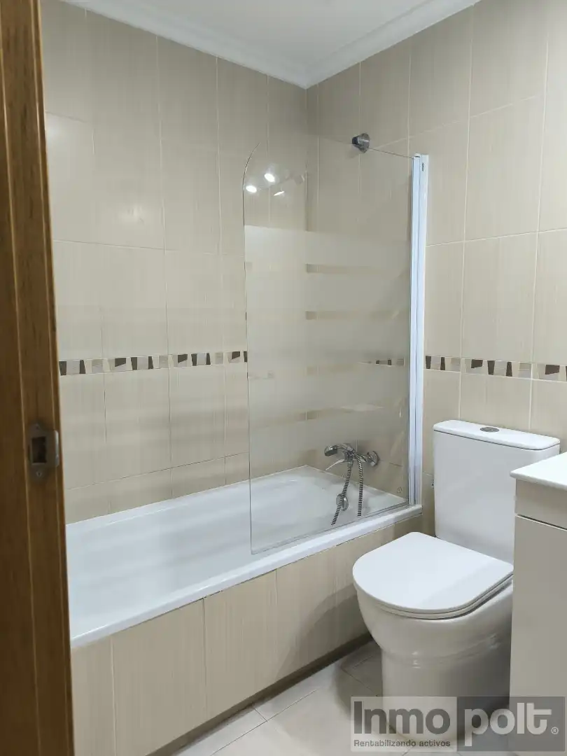 Baño de Piso de alquiler en Murcia