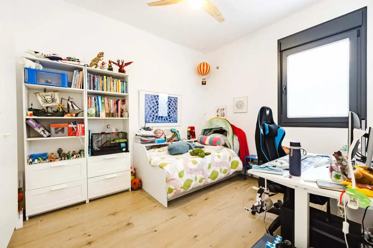 Habitación de Casa adosada en venta en Málaga con Aire acondicionado, Calefacción y Jardín privado