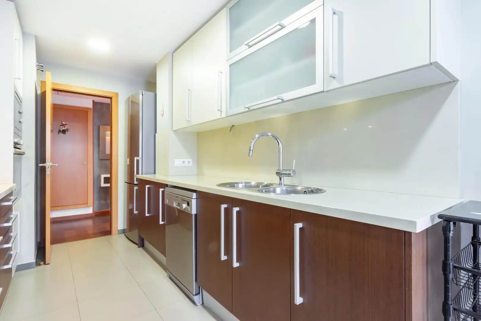 Kitchen of Flat for rent in Sant Cugat del Vallès  with Private garden, Parquet flooring and Terrace