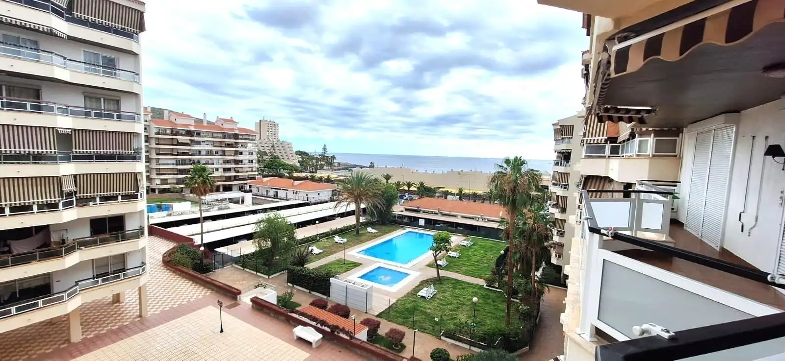 Vista exterior de Piso en venta en Arona con Aire acondicionado, Terraza y Trastero