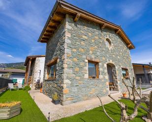 Vista exterior de Casa o xalet en venda en La Vall d'en Bas amb Aire condicionat, Calefacció i Terrassa