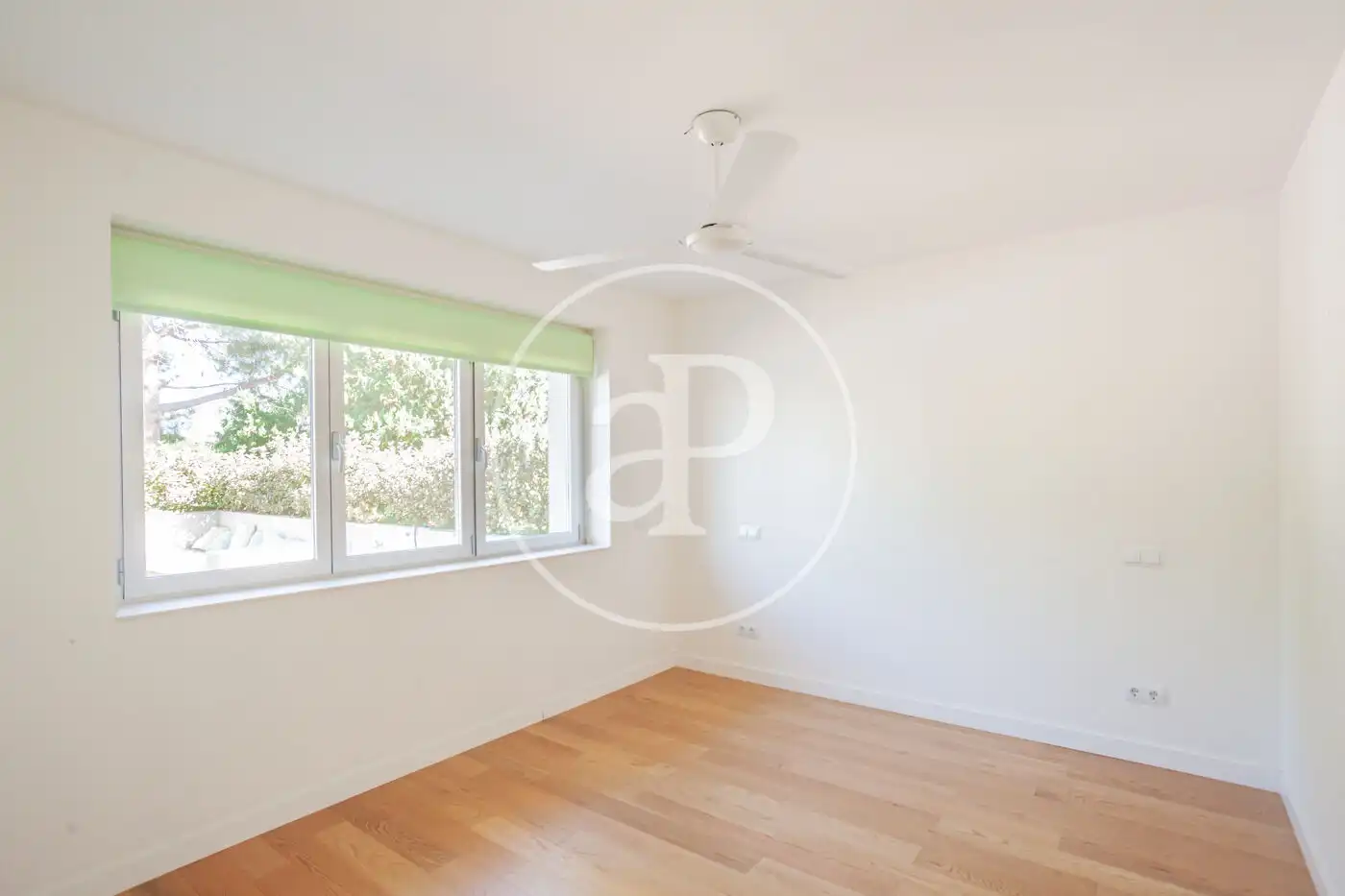 Habitación de Casa o chalet de alquiler en Madrid con Aire acondicionado, Calefacción y Jardín privado