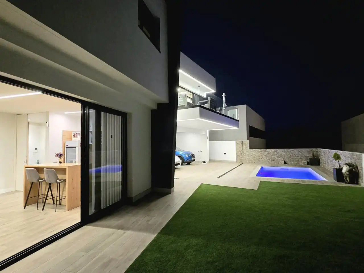 Vista exterior de Casa o chalet en venta en Las Palmas de Gran Canaria con Jardín privado, Terraza y Piscina