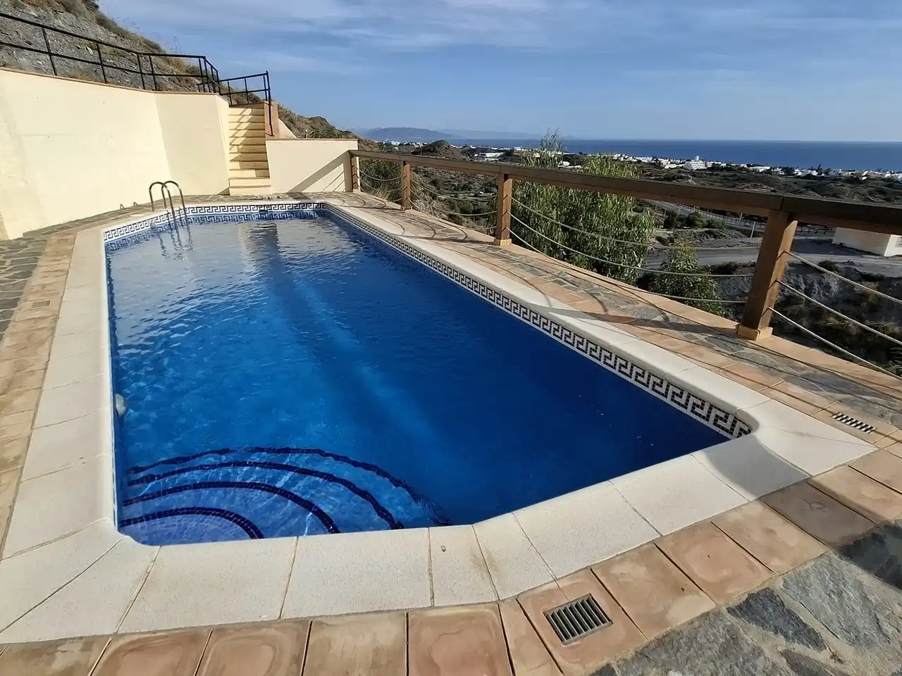 House with pool for sale in Vista de los Ángeles, imagen 2