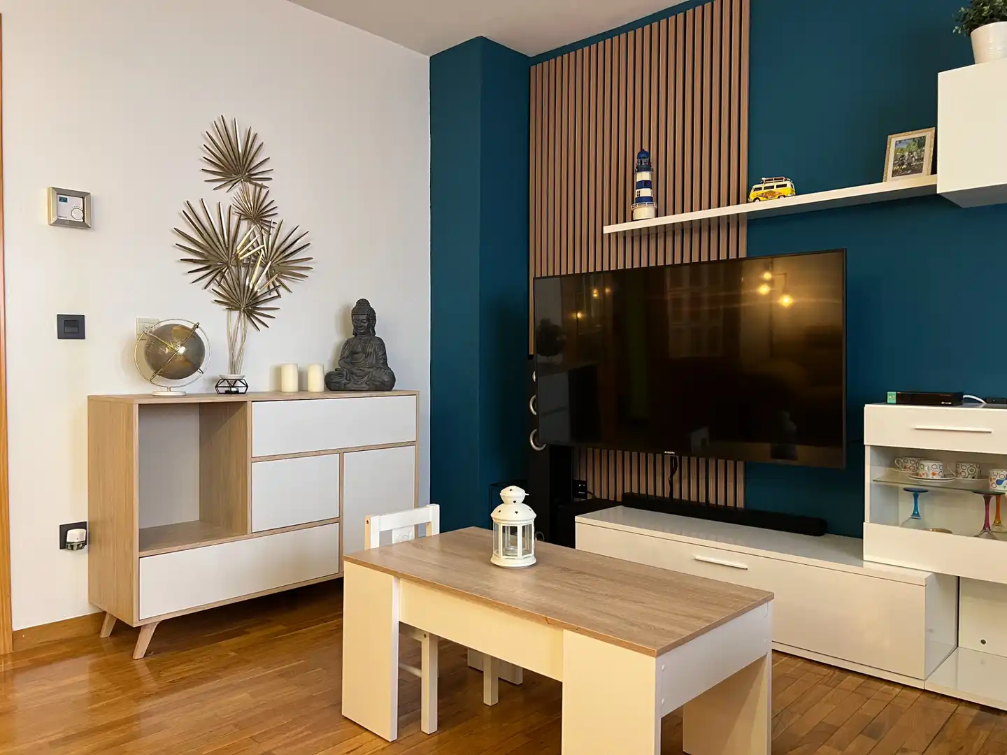 Sala d'estar de Pis en venda en Sabiñánigo amb Calefacció, Parquet i Terrassa