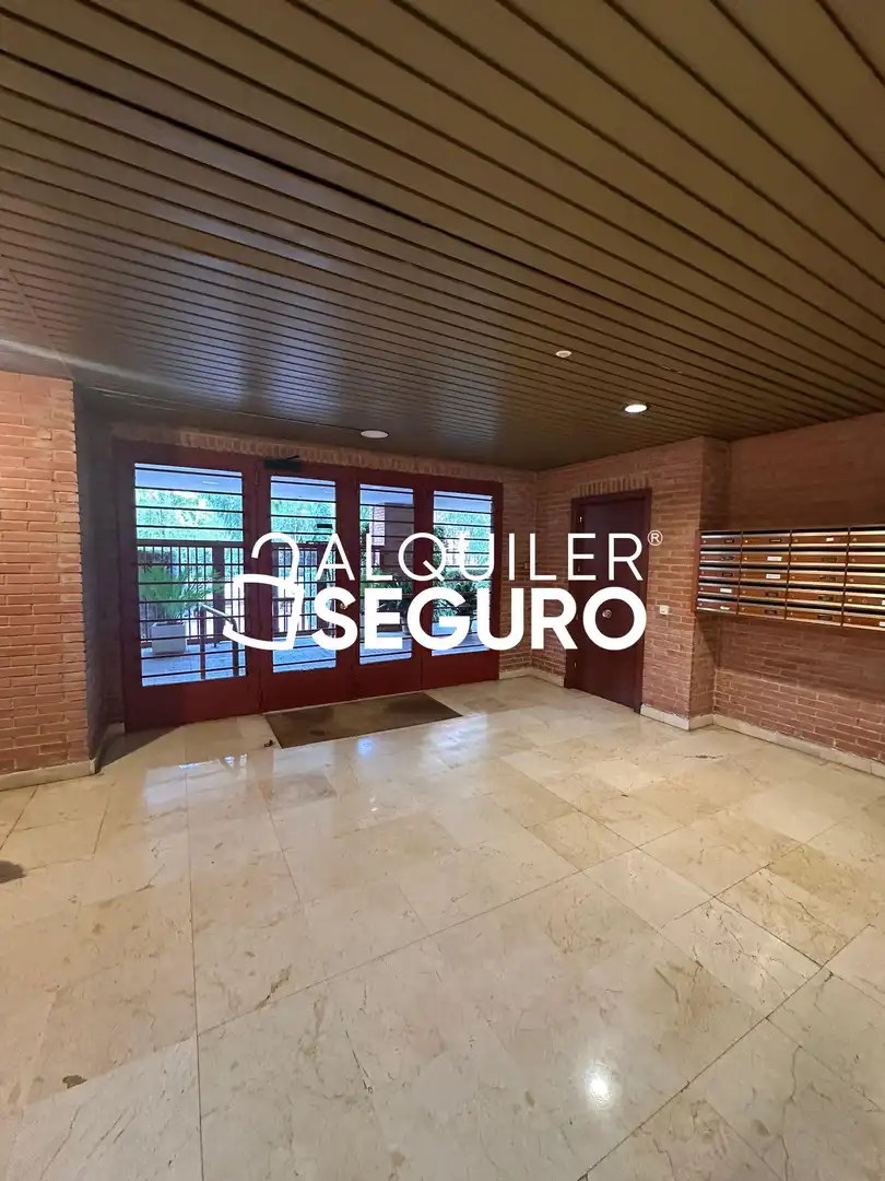 Pis de lloguer en Madrid amb Calefacció, Terrassa i Moblat