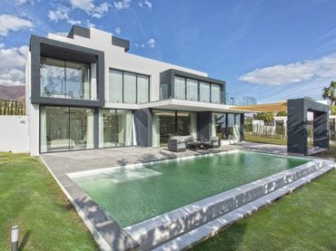 Villa con balcone in vendita a Costa Natura