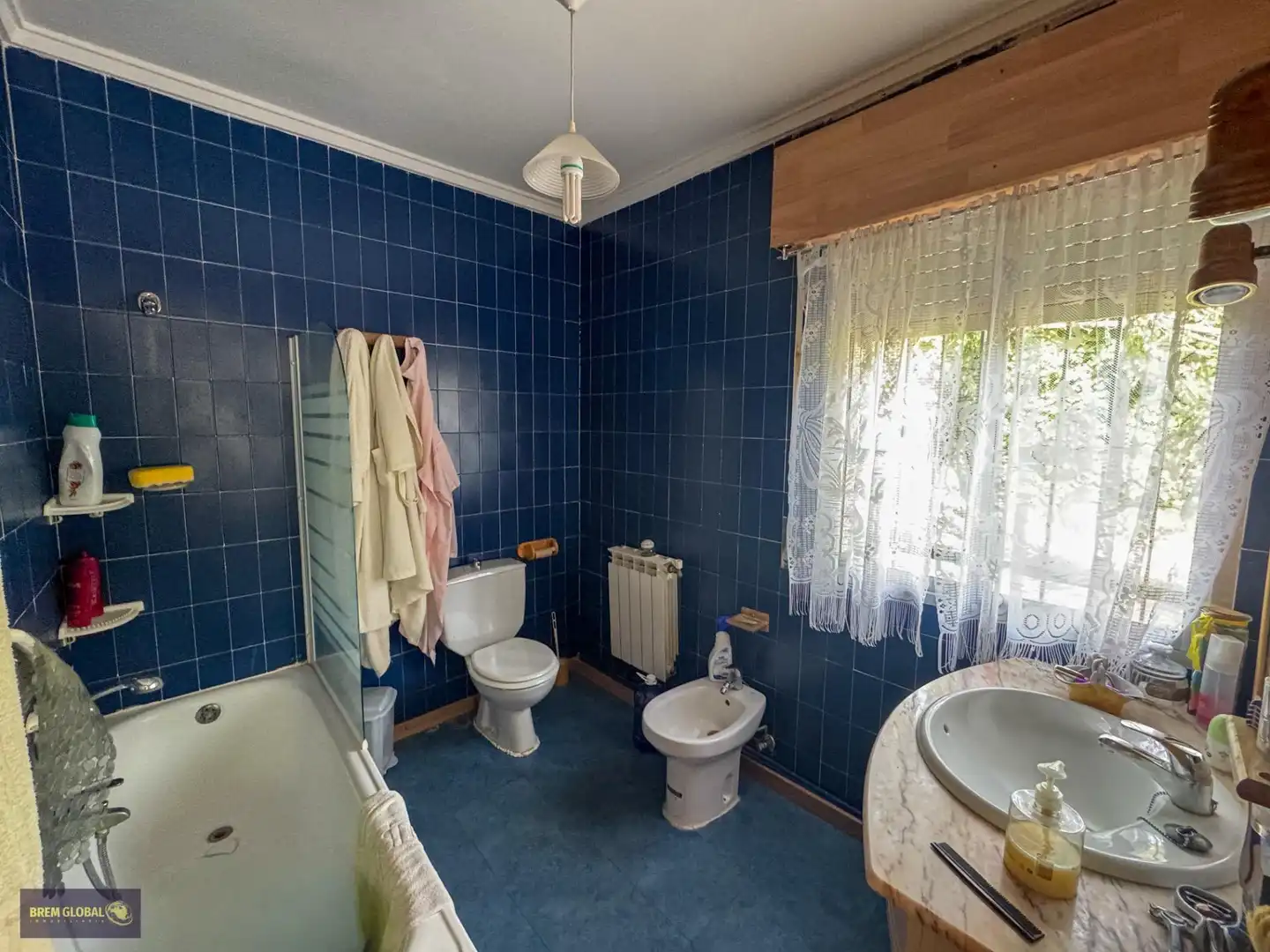 Bathroom of Houses for sale in La Cabrera  with Private garden, Terrace and Swimming Pool