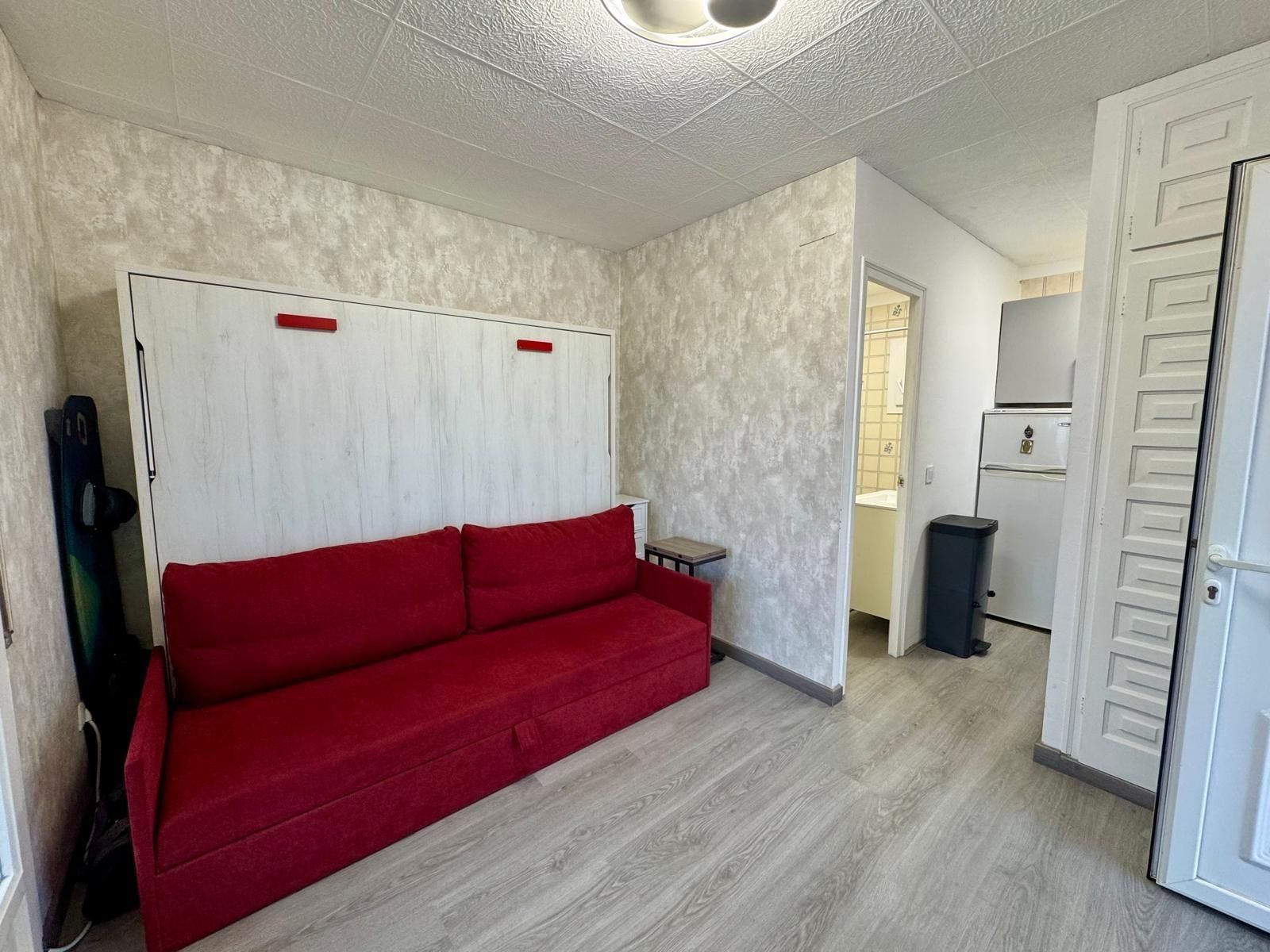 Sala d'estar de Estudi en venda en Roses amb Aire condicionat, Jardí privat i Terrassa