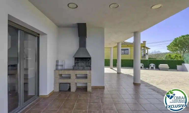Casa amb piscina en venda a Carrer Canigó, imagen 29