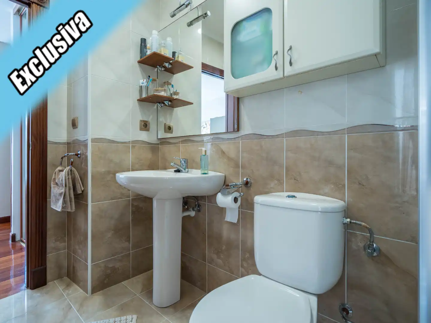 Badezimmer von Maisonette zum Verkauf in Laredo mit Heizung, Parkett und Balkon