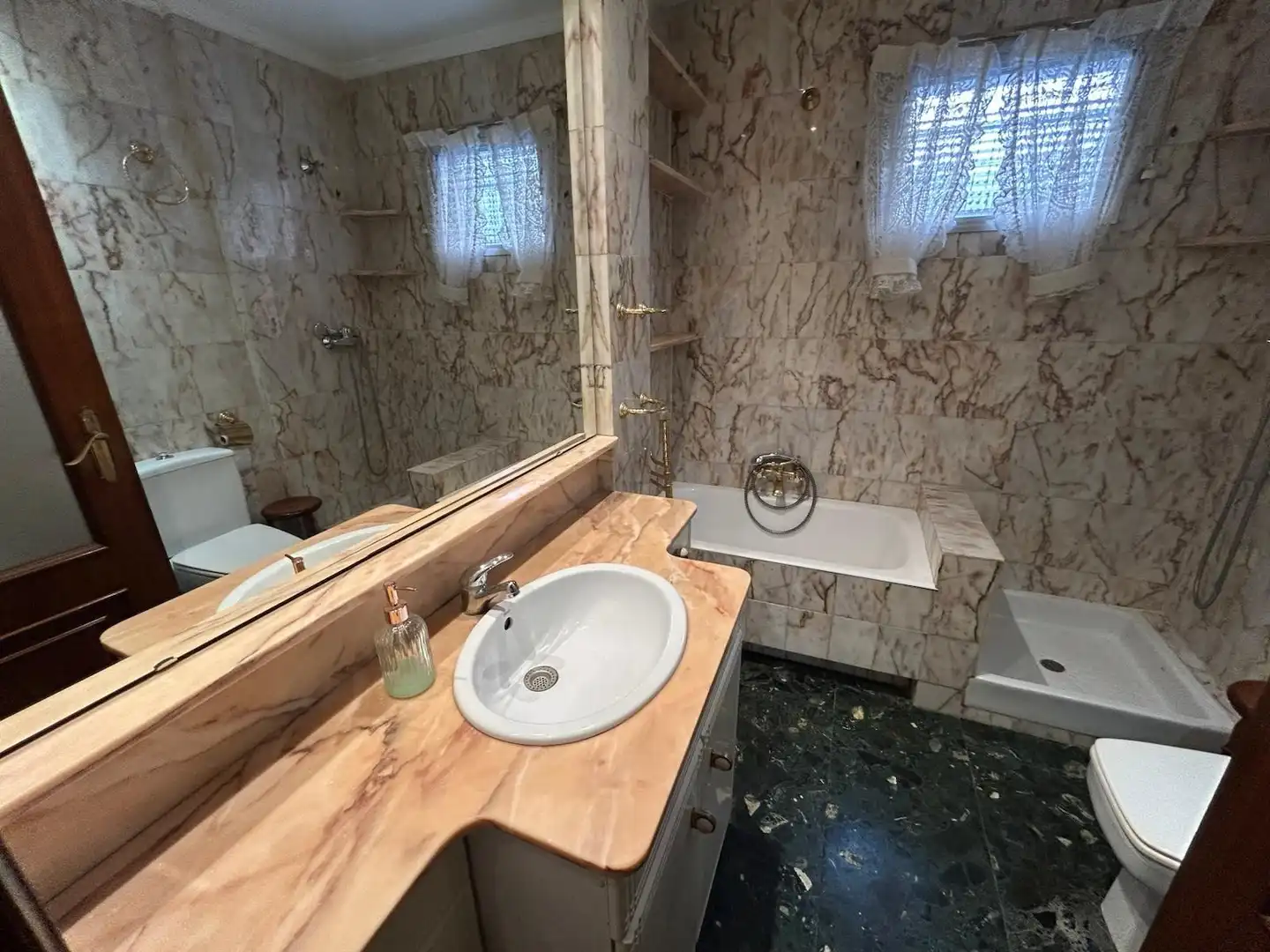 Bathroom of Flat for sale in Valencia  with Air Conditioner, Terrace and Balcony