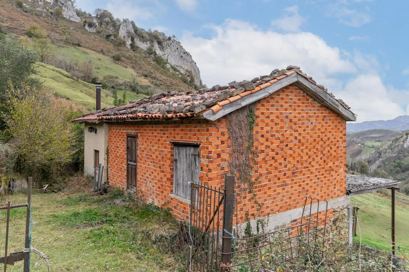 Außenansicht von Grundstücke zum Verkauf in Laviana