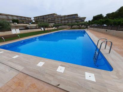 Piscina de Apartament en venda en Alcanar amb Aire condicionat, Terrassa i Balcó