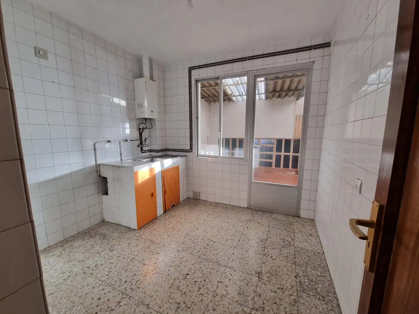 Kitchen of Flat for sale in Santiago de Compostela 